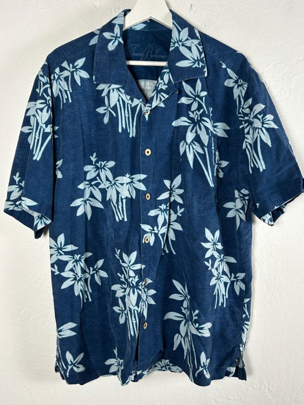Tommy Bahama Mens Blue Floral Hawaiian Silk Shirt Large Blue Button Up Casual